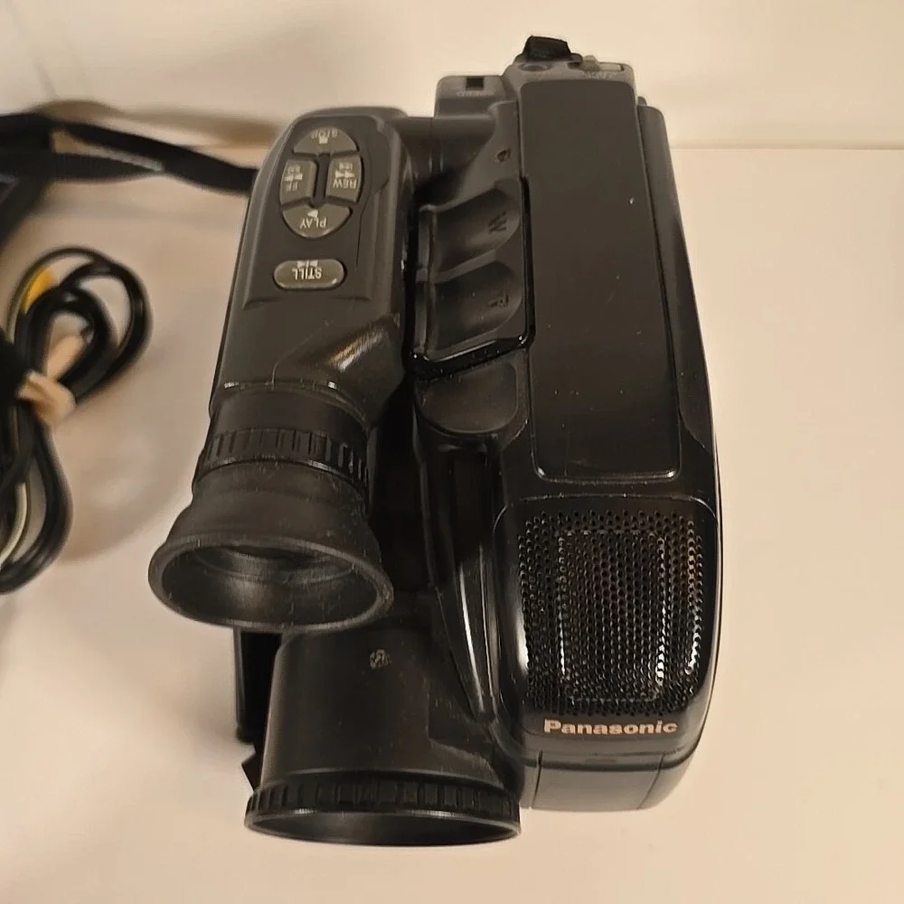 PANASONIC Palmcorder PV-IQ204 VHS-C Color Video Camcorder Tested With Power Cord